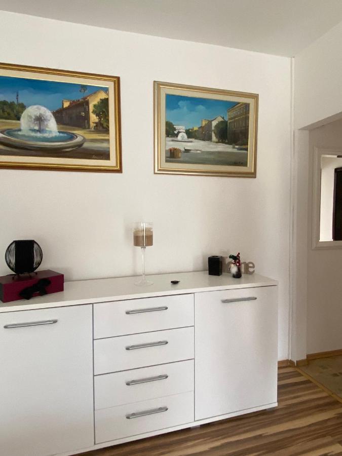 Studio Apartman Bf สลาวอนสกีบรอด ภายนอก รูปภาพ